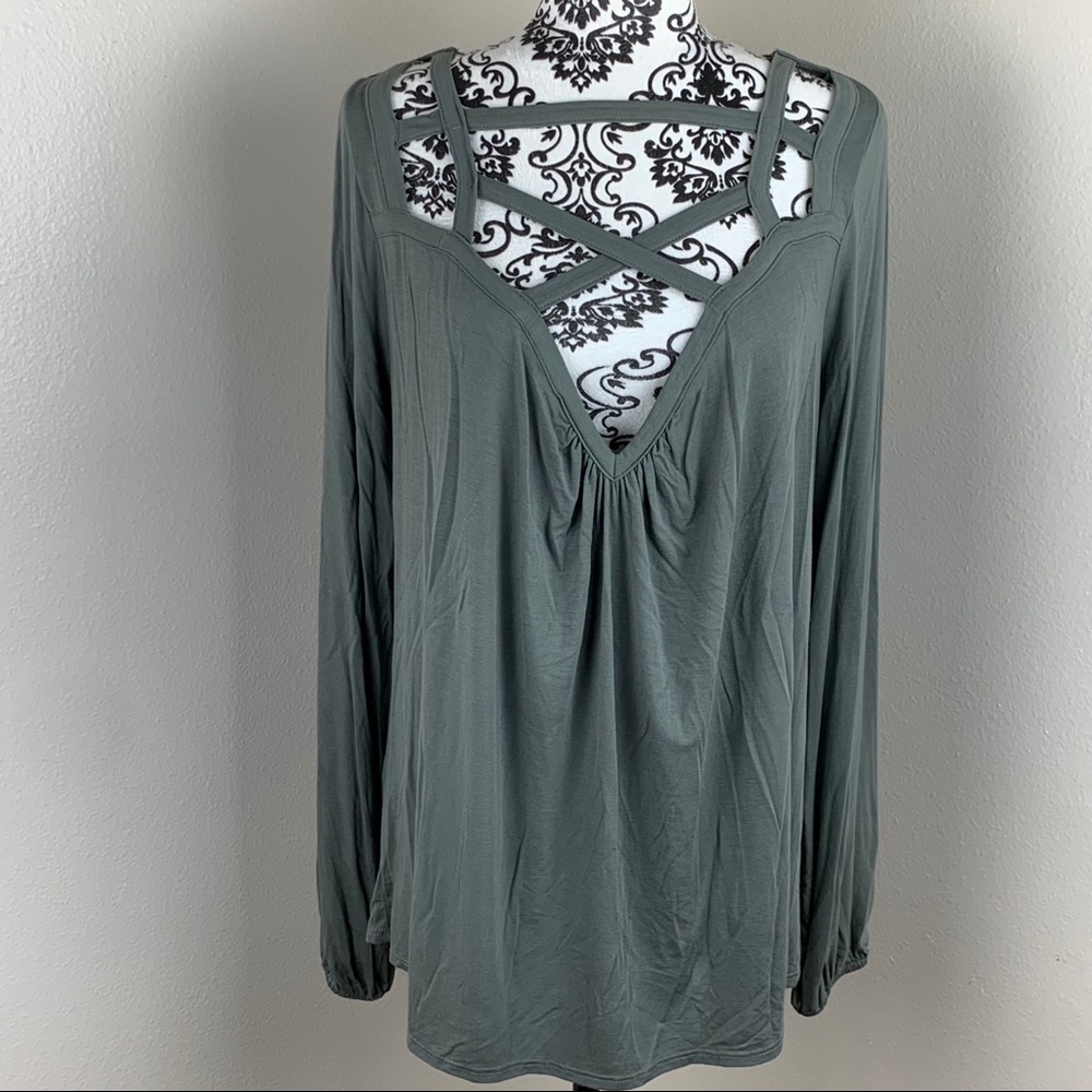NWT BKE RED OLIVE GREEN TOP🌺